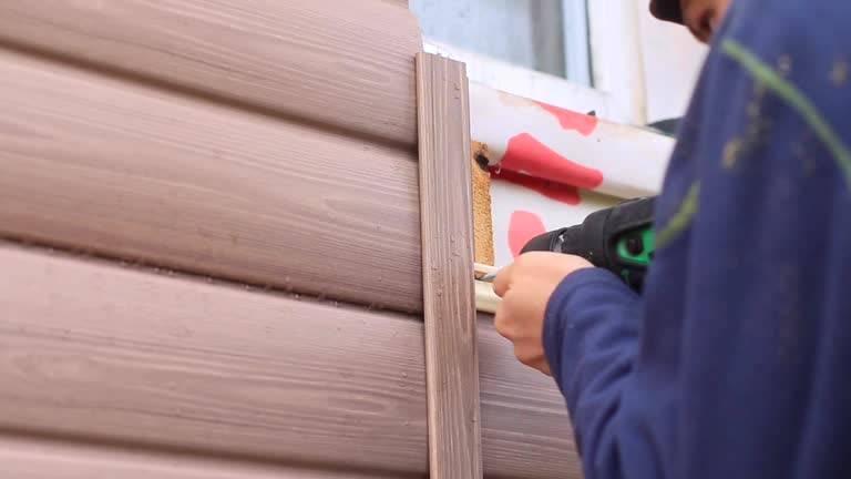 How To Choose The Right Materials for Your Siding Installation in 'Fobes Hill, WA